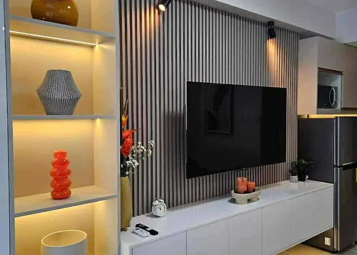 Scandi-inspired Pasay For Rent - Entire House With Balcony Facing Moa Apartment Manila