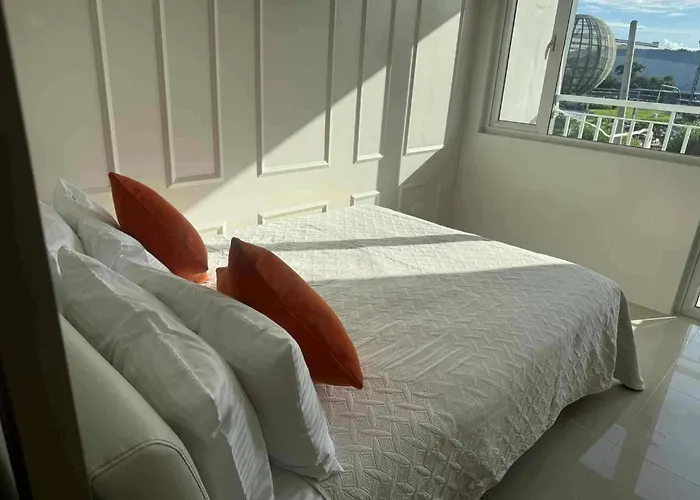 Apartment Scandi-inspired Pasay For Rent - Entire House With Balcony Facing Moa Manila