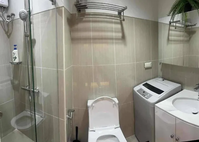 Apartment Scandi-inspired Pasay For Rent - Entire House With Balcony Facing Moa