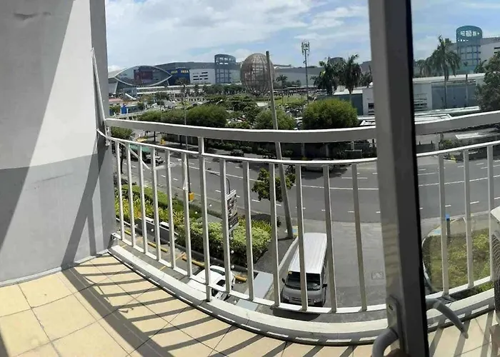 Scandi-inspired Pasay For Rent - Entire House With Balcony Facing Moa Apartment Manila