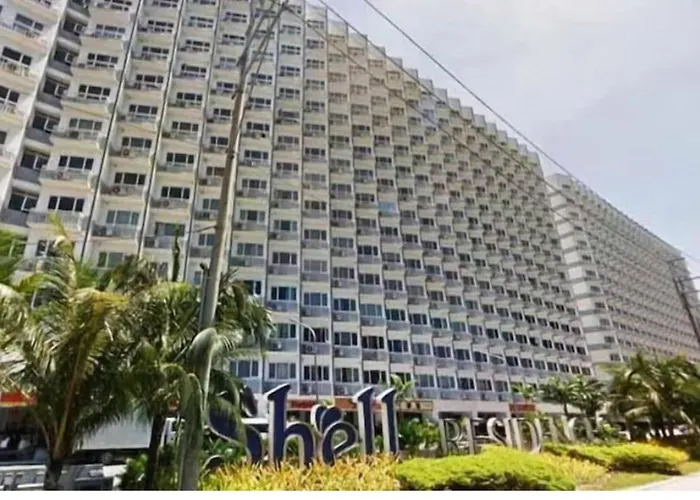 Scandi-inspired Pasay For Rent - Entire House With Balcony Facing Moa Apartment *